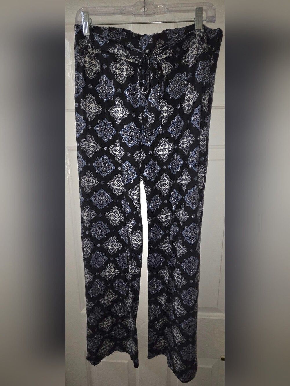 Women's Black Floral Tile Print Wide-Leg Pant